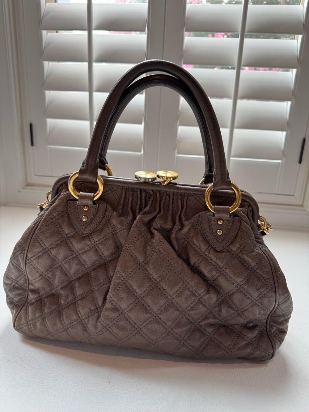 Authentic Marc Jacobs Stam Bag Quilted Brown Leather Gold Chain Kiss Lock Italy - Picture 8 of 16